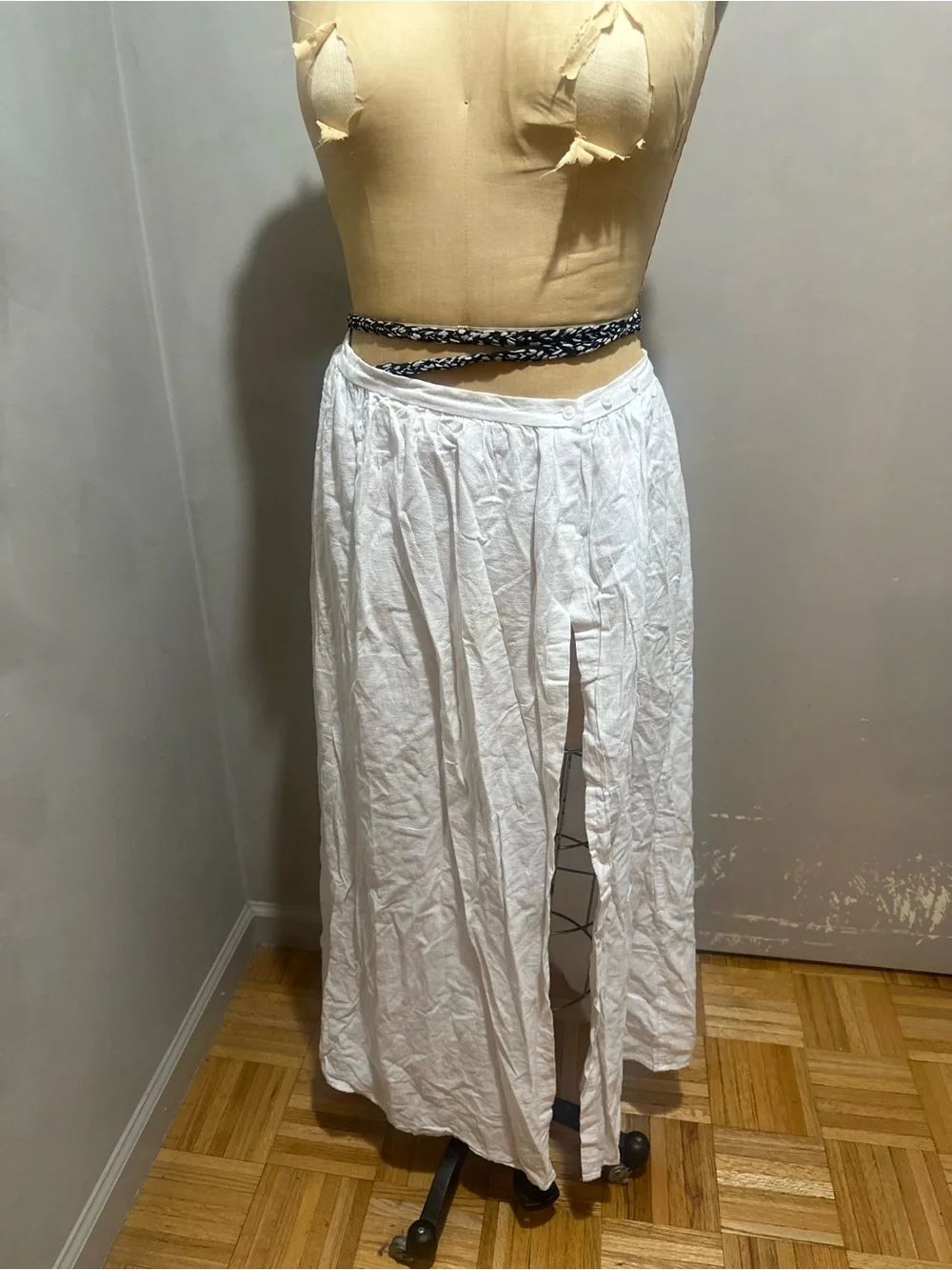 J.โCrew Classic White Cotton Maxi Skirt with thigh high slit
